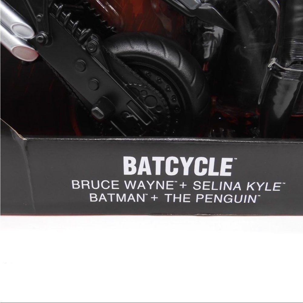 DC Batman Batcycle 12” Set. Bruce Wayne, Selina Kyle, Batman & The Penguin.  New - Picture 7 of 10